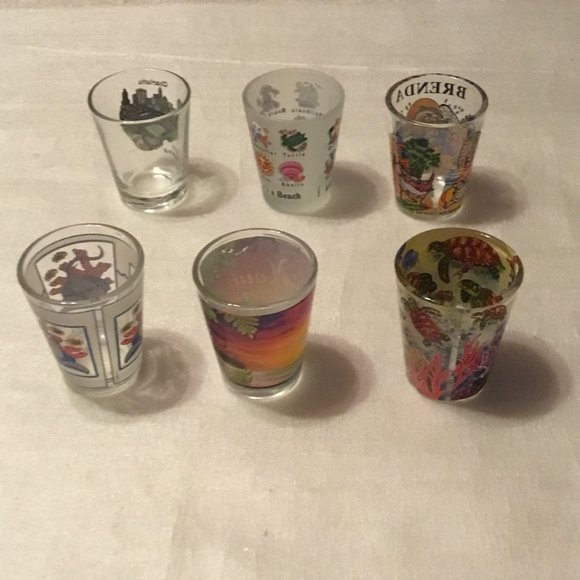 Colorful lot of 6 advertising shot glasses - Bahamas, Maui, Honduras, etc. - Picture 6 of 7